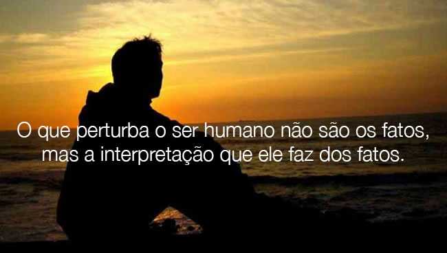 homem-sentado-refletindo